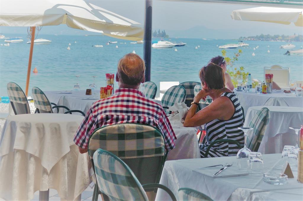 Bellerive Ristorante Albergo Manerba del Garda Exterior photo